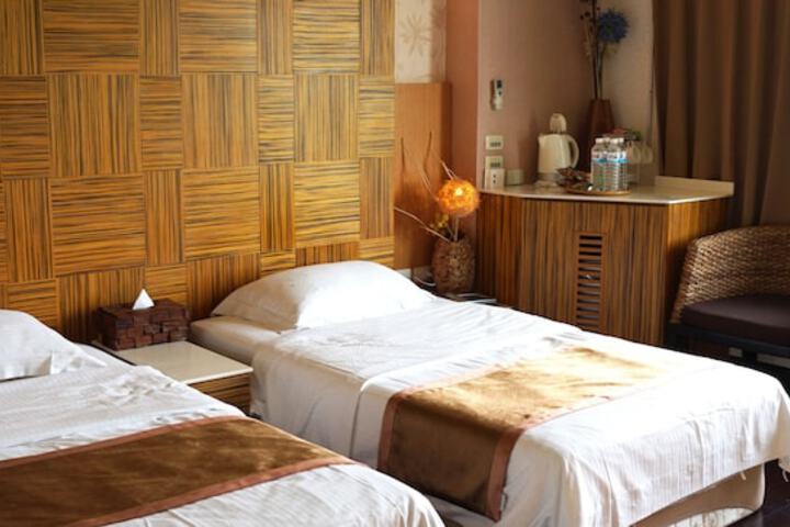 Room 28 of 185