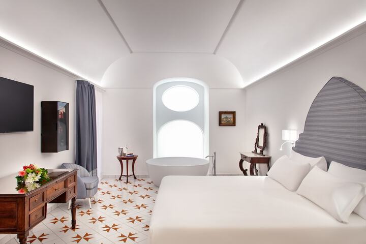 Room 25 of 81