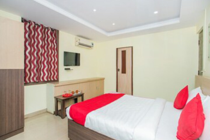 Room 12 of 30