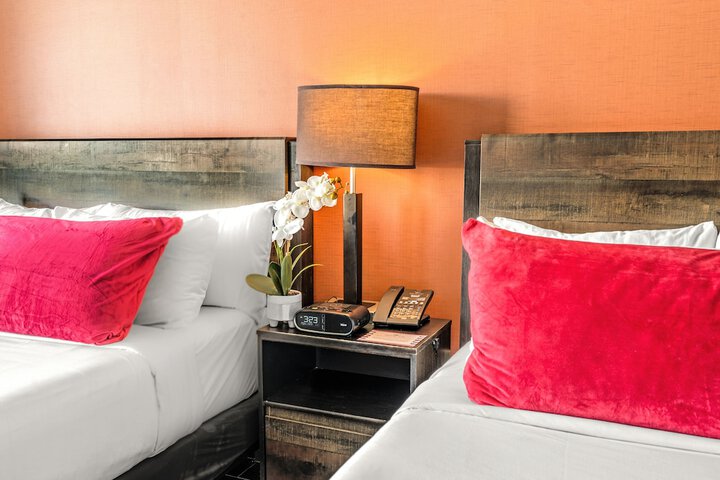 Double Superior King Bed (1 of 18)