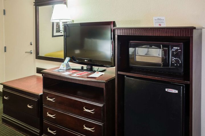 2 Double Beds (9 of 9)