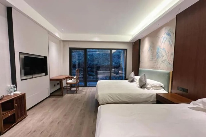 Room 14 of 34
