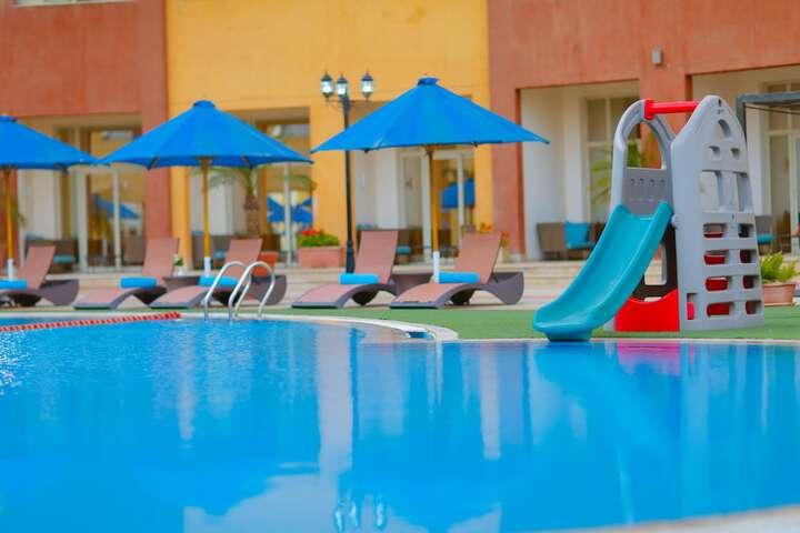 Pool 56 of 102