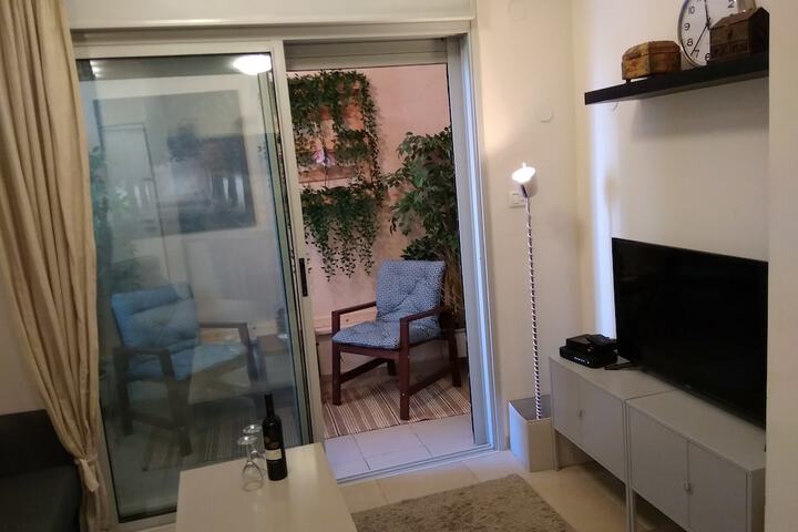 Room 16 of 21
