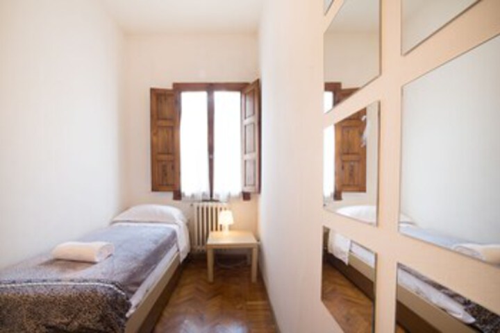 Room 10 of 10