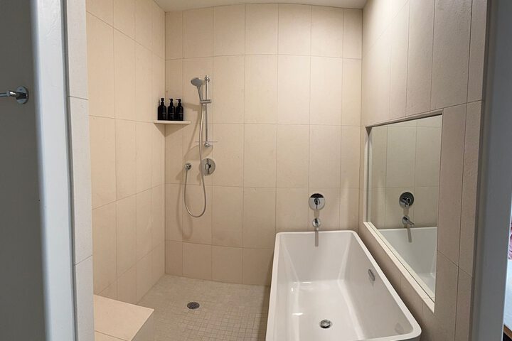 Room 121 of 153