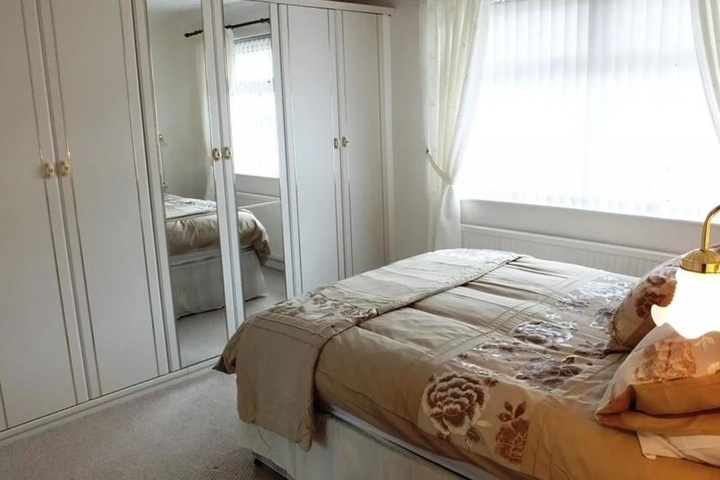 Room 5 of 13