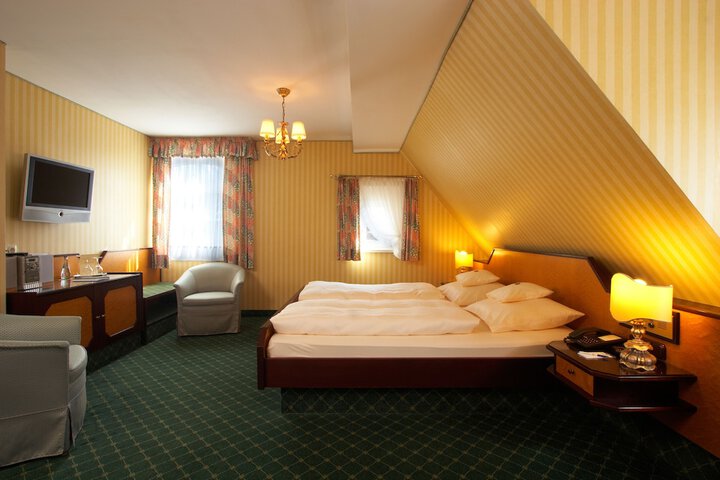 Room 4 of 47