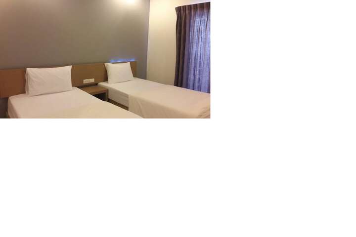 Room 8 of 33