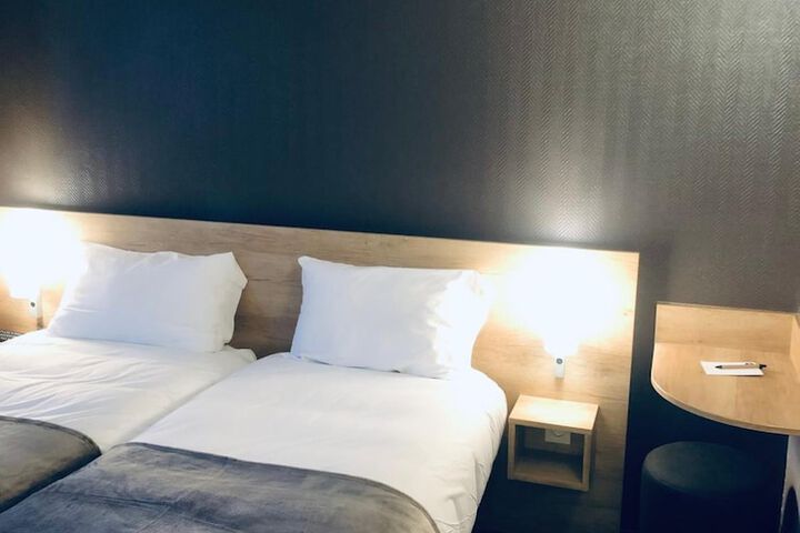 Room 9 of 51