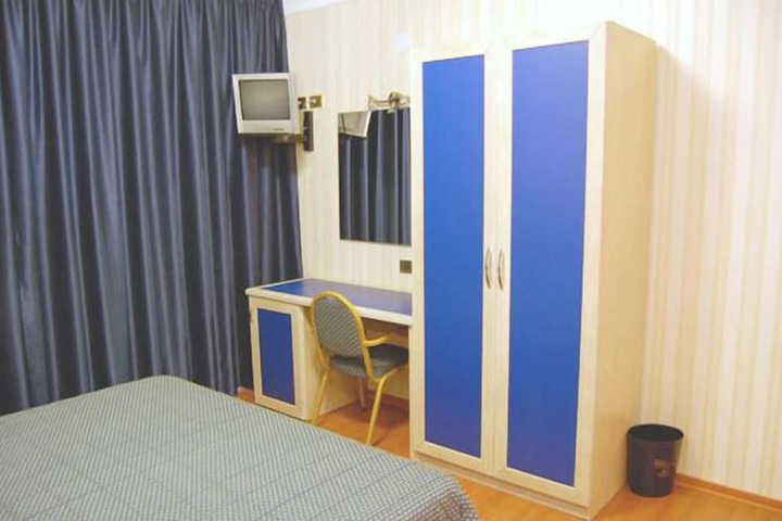 Room 27 of 55