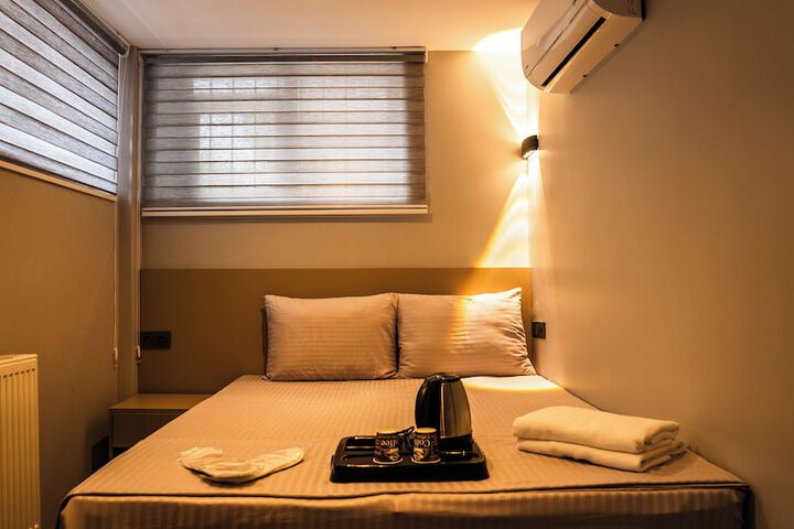 Room 10 of 31