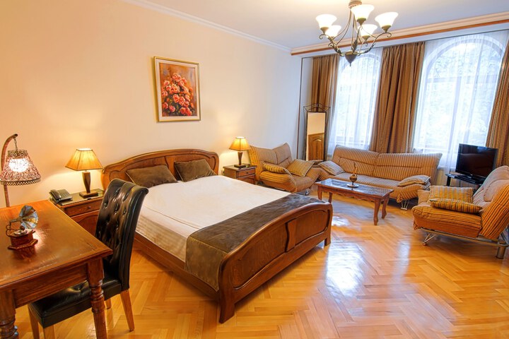 Room 10 of 51