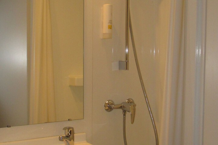 Room 44 of 62