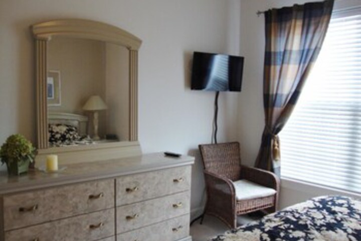 Room 28 of 65