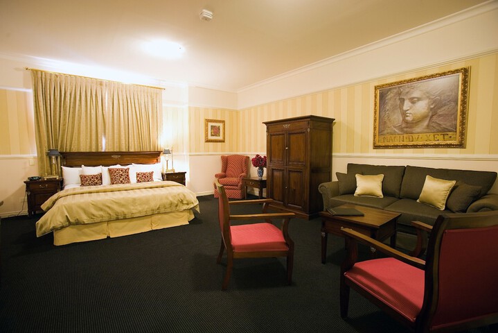 Room 3 of 37