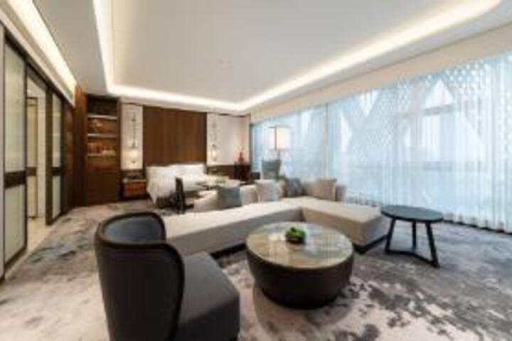 Room 9 of 11