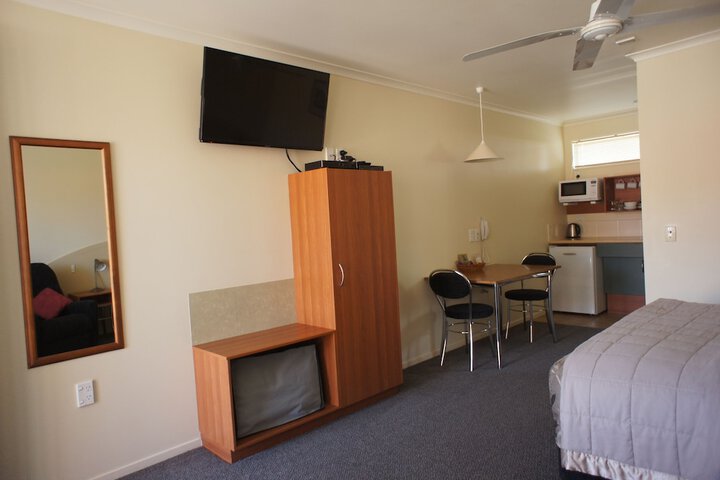 Room 17 of 93