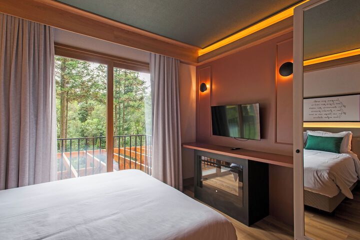Room 15 of 47