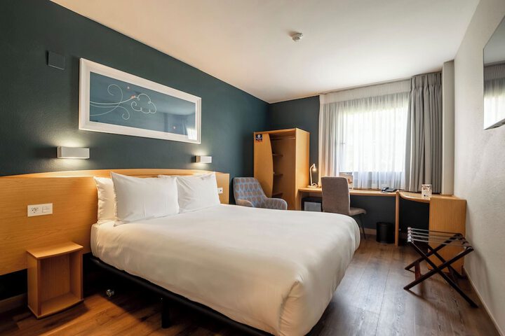Room 25 of 107