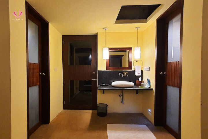 Room 34 of 96