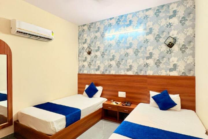 Room 3 of 34