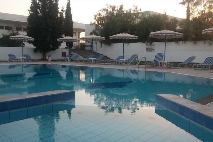 Hotel Pool