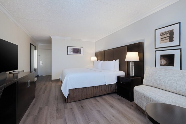 Room 10 of 85