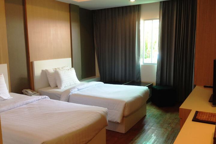 Room 3 of 54