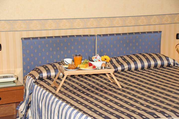 Room 8 of 40