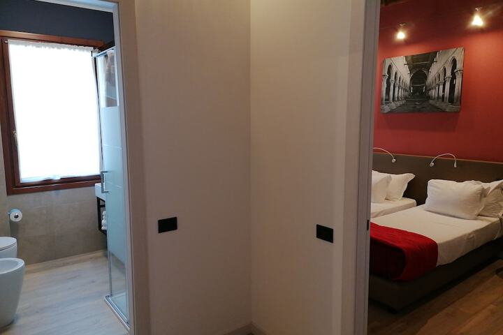 Room 13 of 78