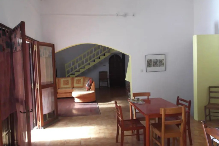 Room 3 of 9