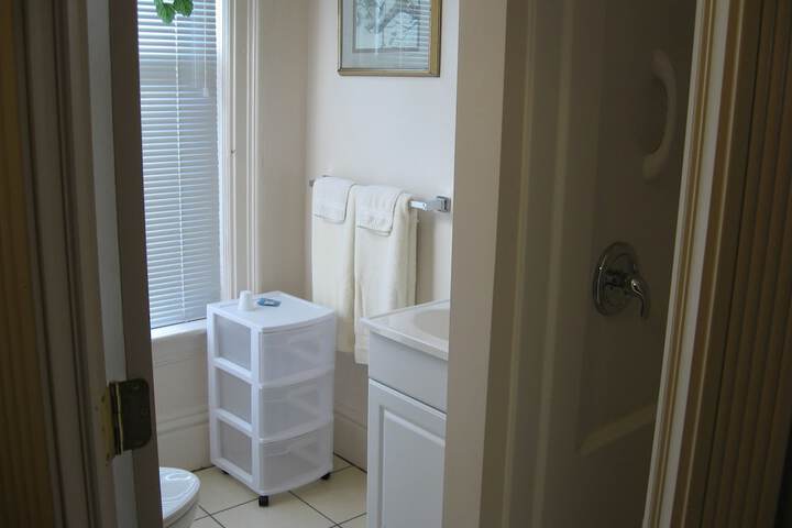 Room 48 of 114