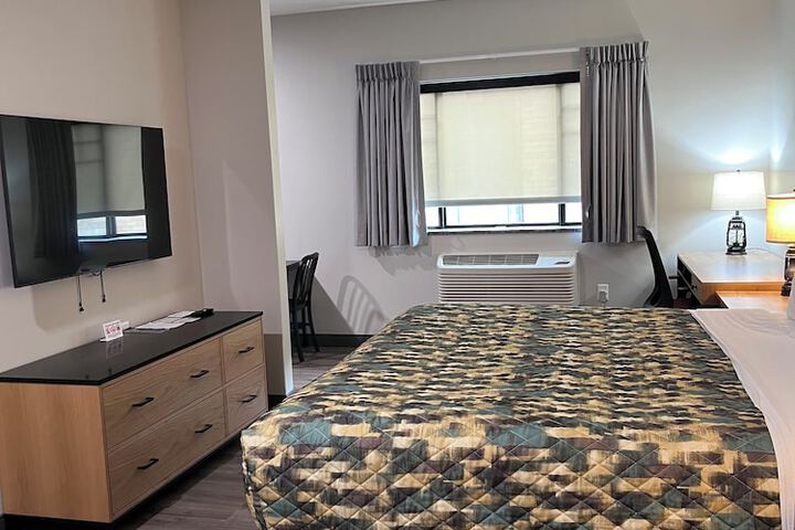 Room 4 of 30