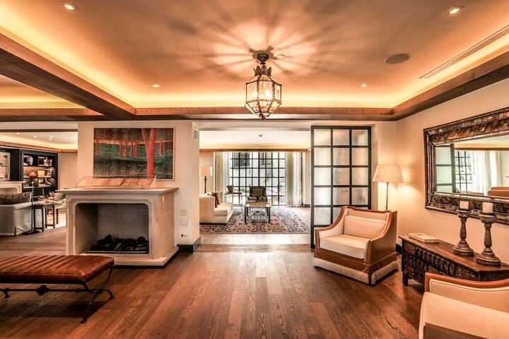 Guest Lobby