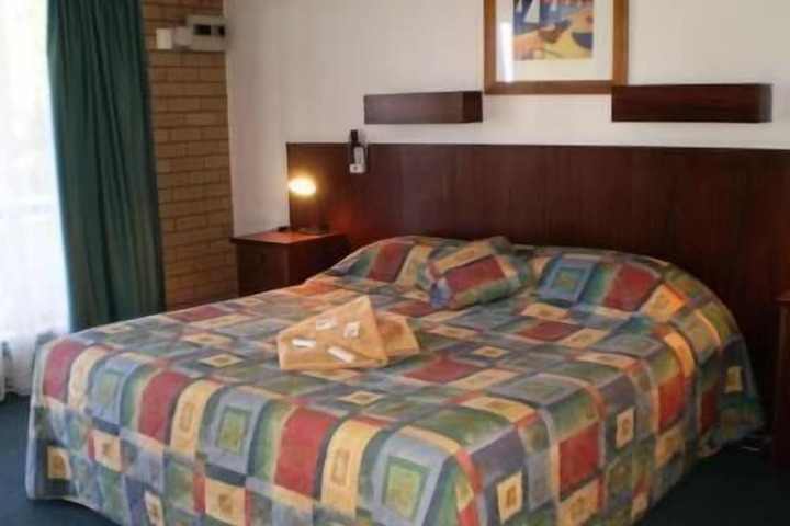 Room 2 of 35