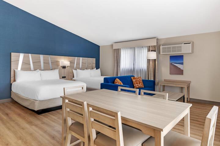 Room 45 of 136