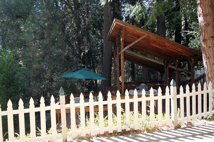 Property Grounds 51 of 61