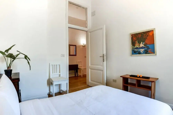 Room 5 of 14