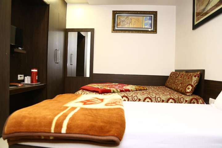 Room 4 of 31