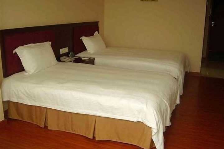 Room 3 of 5