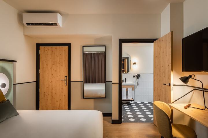 Room 26 of 78