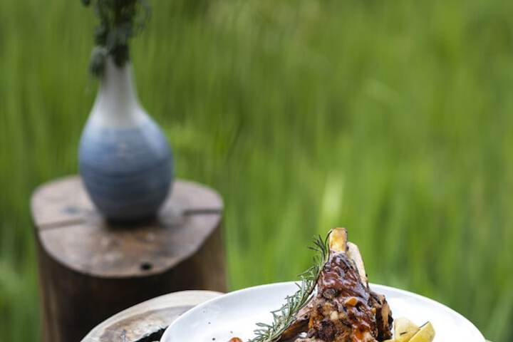 Dining 48 of 68