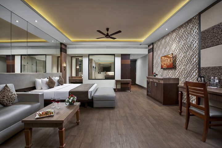Room 52 of 155