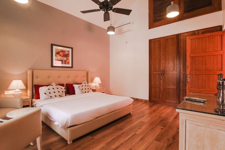 Room 4 of 50