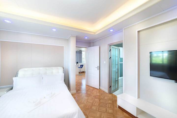 Room 5 of 87