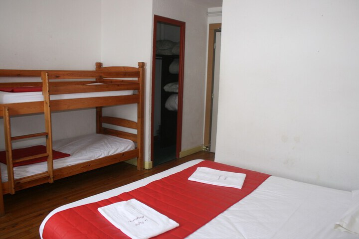 Room 5 of 27