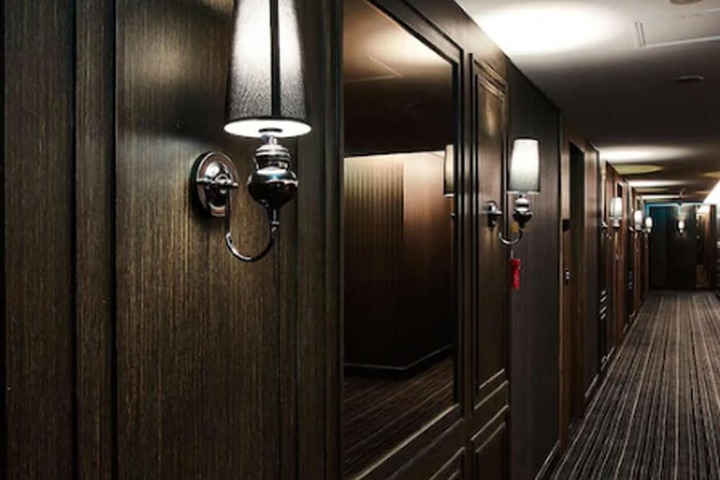 Ballroom/Hall 79 of 87