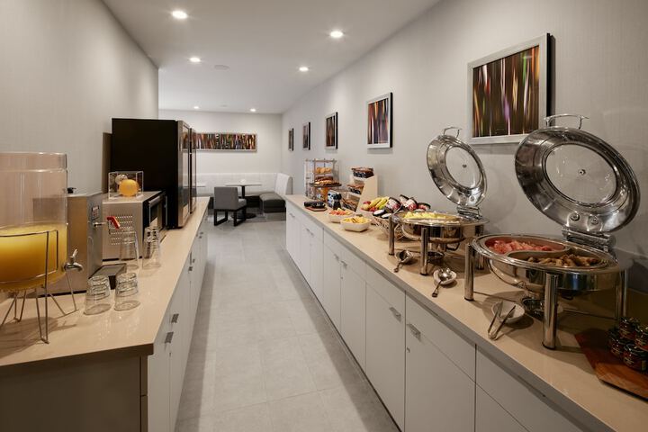 Breakfast area