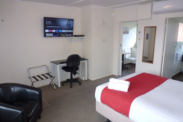Room 10 of 86